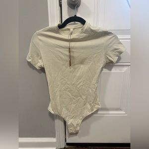 NWT Skims bodysuit bone color